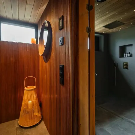 Amara & Private Villa